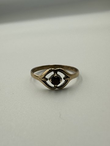 8 Karat Guld ring med sort sten