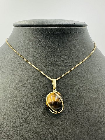 8 Karat Guld Vedhæng med Tigerøje sten