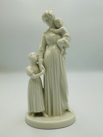 Royal Copenhagen Porcelænsfigur - Mor med Børn