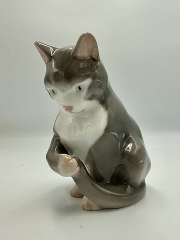 Bing og Grøndahl Figur - Grå kat som leger