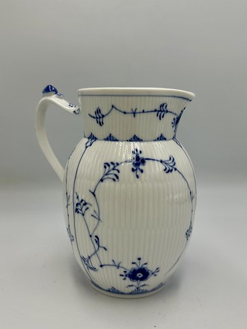 Royal Copenhagen Musselmalet Riflet Kande med hank Nr. 450