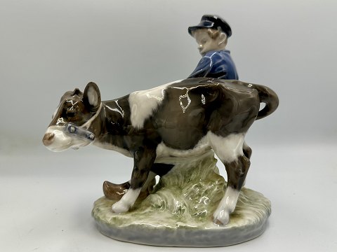 Royal Copenhagen Figur - Dreng med kalv