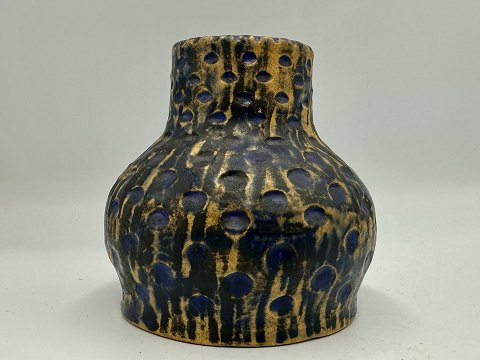 Keramik Vase i brun og sort striber med blå punkter