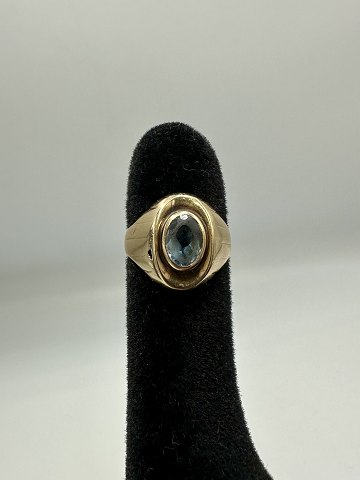 14K Guld Ring med lyseblå sten