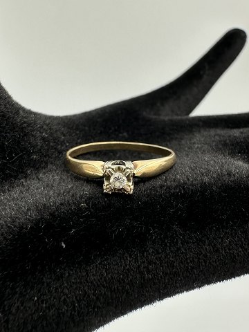 14K Guld ring med Diamant