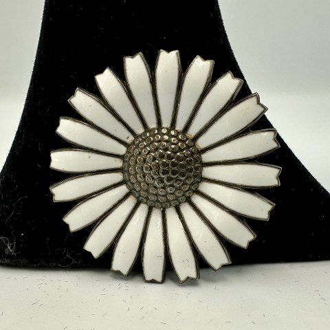 Anton Michaelsen Marguerit broche