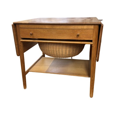 Hans J. Wegner – sybord AT33 i eg