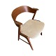 ✨ Dansk designklassiker fra Korup Møbler ✨Smuk teak stol med elegante linjer, flot buet ryg og et tidløst udtryk, som passer perfekt ind i både moderne og klassiske hjem.En virkelig charmerende stol med masser af patina og sjæl – og den varme teakfarve gør den helt særlig 🌿Perfekt som spisebordsstol, skrivebordsstol eller som et flot enkeltstående designmøbel.💰 Pris kun 1.675.-📍 Kan ses hos Lundsbjerg Marked📍 Lundsbjerg Møllevej 3📍 6200 Aabenraa🕙 Åben onsdag til søndag kl. 10-17♻️ Nye spændende varer hver uge – dansk design, retro, teak og unikke fund i hele butikken.