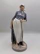 Bing og Grøndahl Figur - Bondekone med Hakkejern